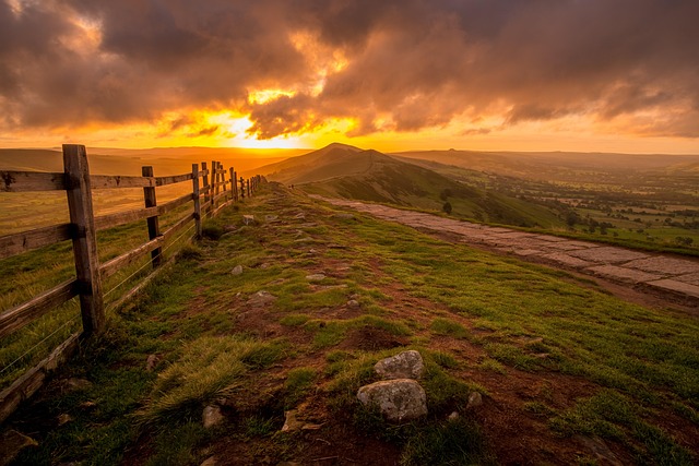 hill-5393685_640